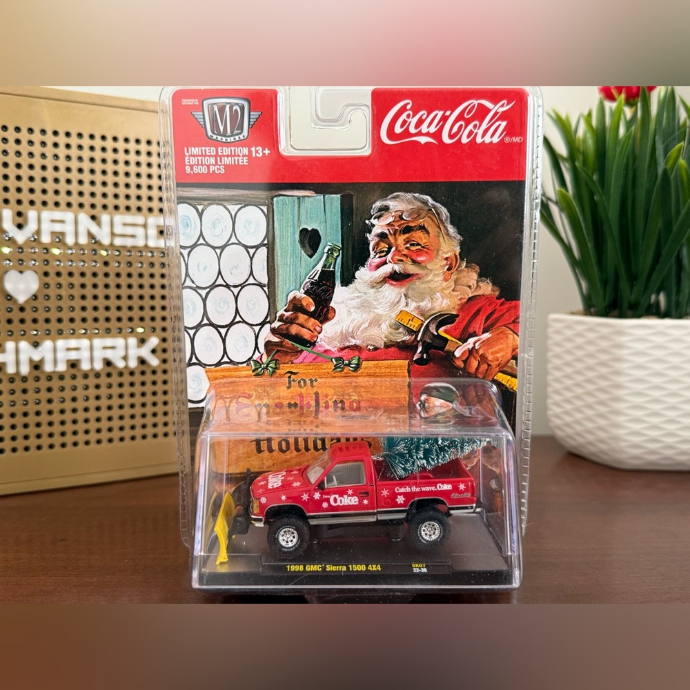 New M2 Machines Coca-Cola 1998 GMC sierra 1500 4X4